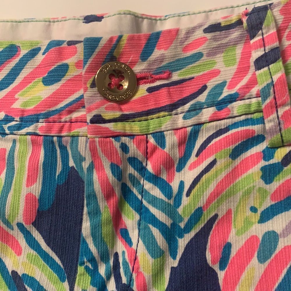 Lilly Pulitzer Walsh Shorts Size 2 Indigo Palm Reader - Picture 2 of 6